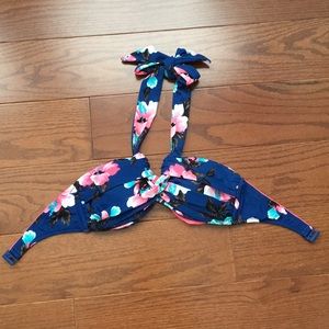 Seafolly bandeau bathing suit top Flattering & fun